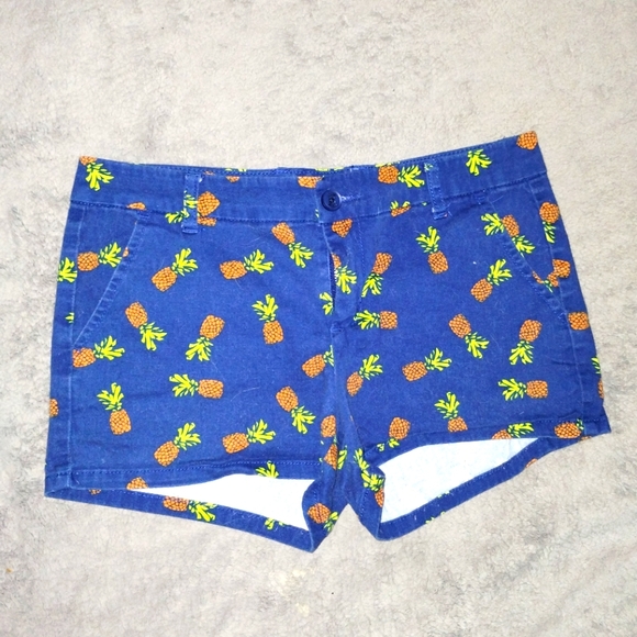 Pineapple shorts - Picture 2 of 4